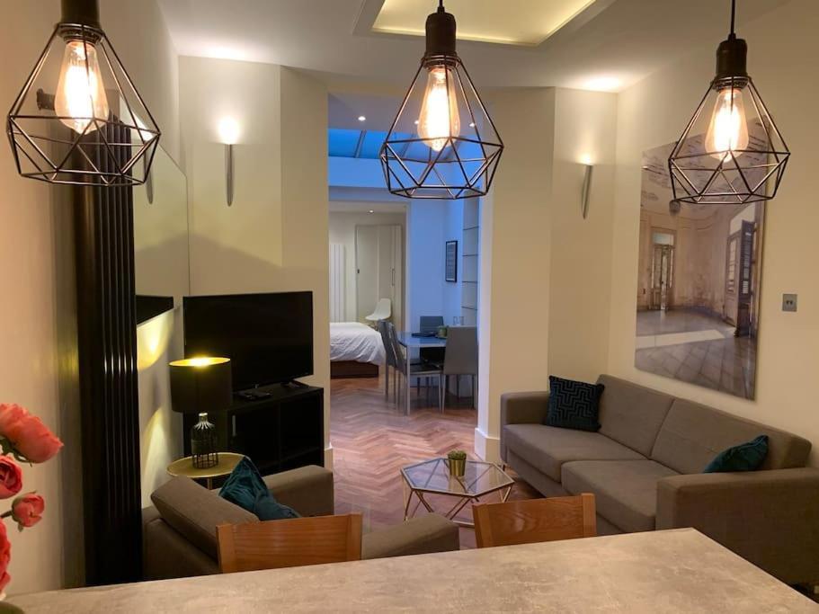 Hyde Park 3bed With Patio As Seen On Tv House Hunters International Apartament