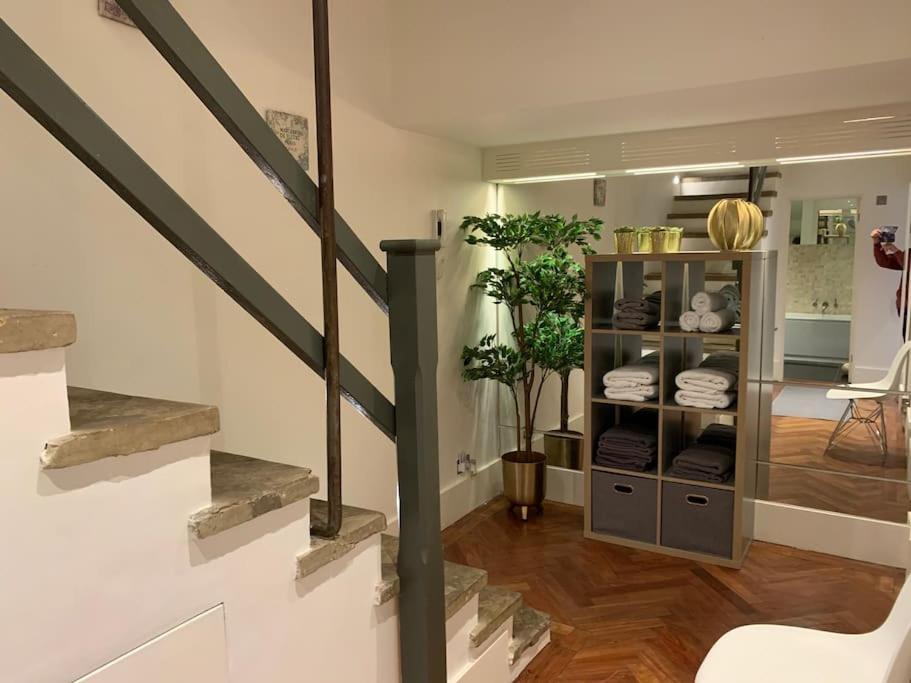 Apartament Hyde Park 3bed With Patio As Seen On Tv House Hunters International Londra
