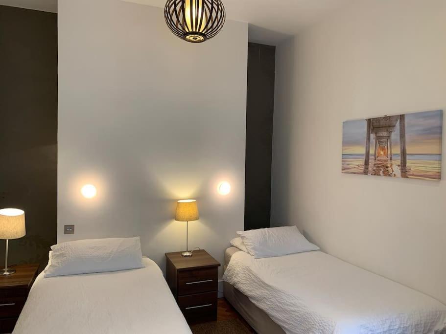 Hyde Park 3bed With Patio As Seen On Tv House Hunters International