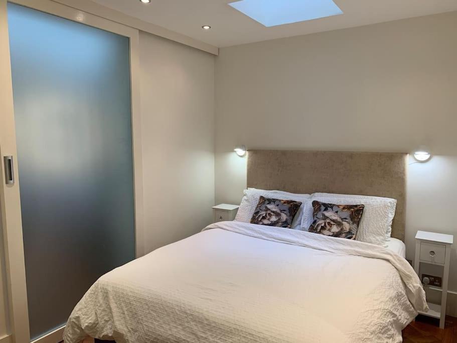 Hyde Park 3bed With Patio As Seen On Tv House Hunters International *