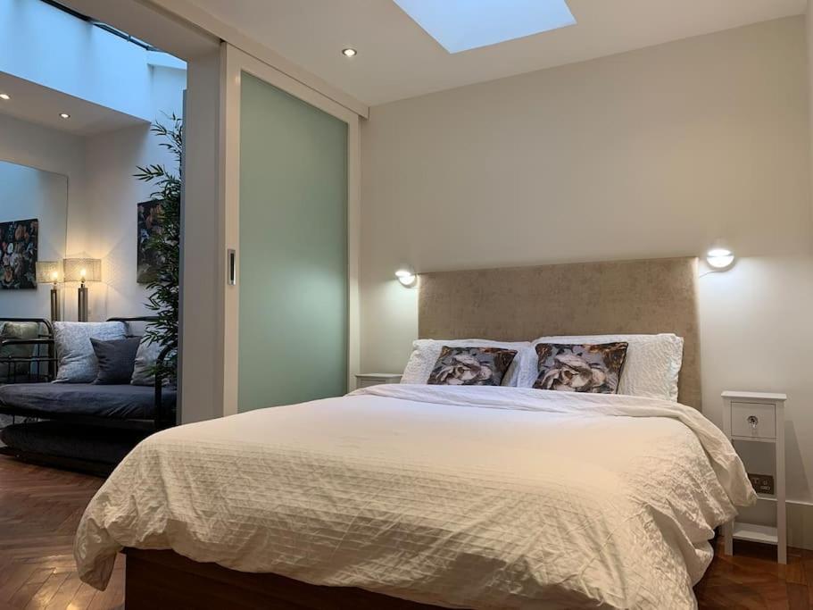 Hyde Park 3bed With Patio As Seen On Tv House Hunters International Londra